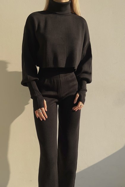 Turtleneck Hand-Interlocking Flexible Knitwear Sweater and High-Waist Knitwear Trousers Black Knitwear Set 015