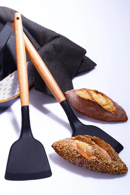 Plastic Spatula with Bamboo Handle Black 1 Piece