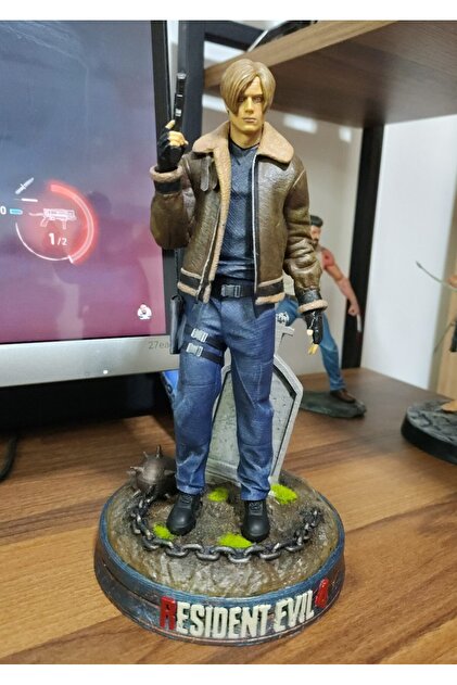 TuransoyCraft Resident Evil 4 Leon Figür Resident Evil 4 Leon