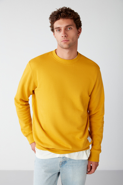 Travis Men's Soft Fabric Regular Fit Round Collar Saffron Yellow Sweatshirt