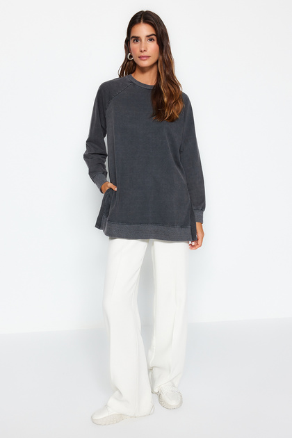 Antrasit Yıkamalı Yanı Yırtmaç Detaylı Oversize Örme Sweatshirt TCTSS23TW00062