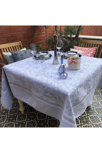 مفرش طاولة أنيق مقاس 160x220 سم من لويزا