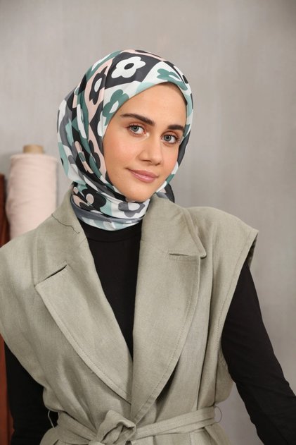 Eșarfă din bumbac moale cu model floral negru