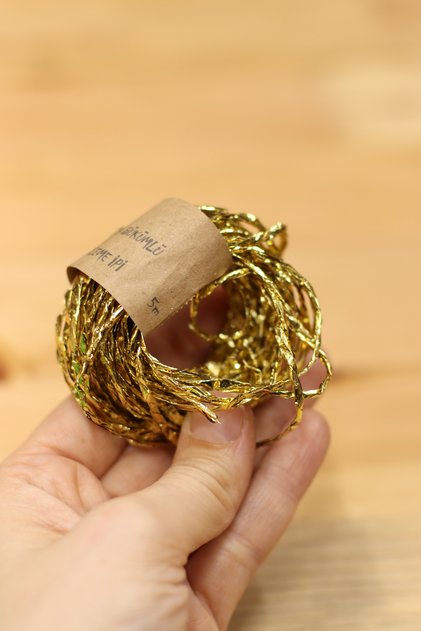 Gold colored shiny rope 5 meters packaging rope