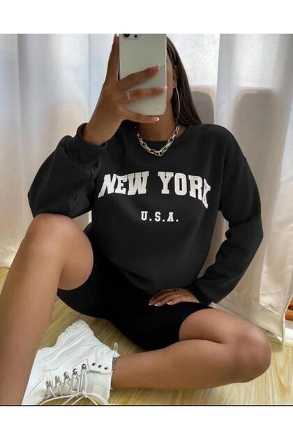 سويت شيرت مطبوع باللون الأسود من New York