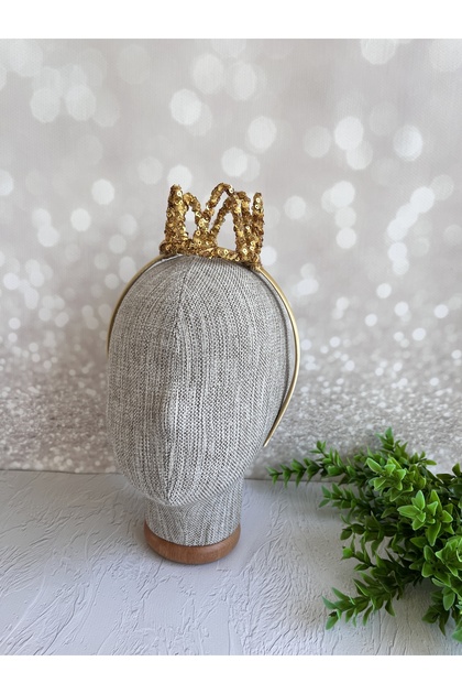 Hidden Design Gold satin little queen figure party crown