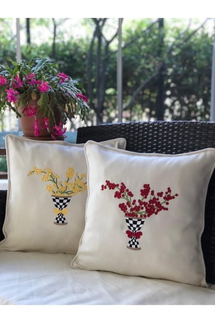 Checkered Vase Cushion Set of 2