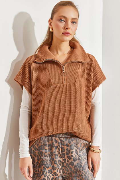 Women's Camel Collar Zippered Short Sleeve Knitwear Sweater Stk168