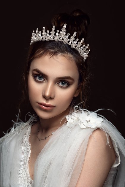 Bright Shuttle Jewelled Bridal Crown for Henna Night Costume Crown Silver