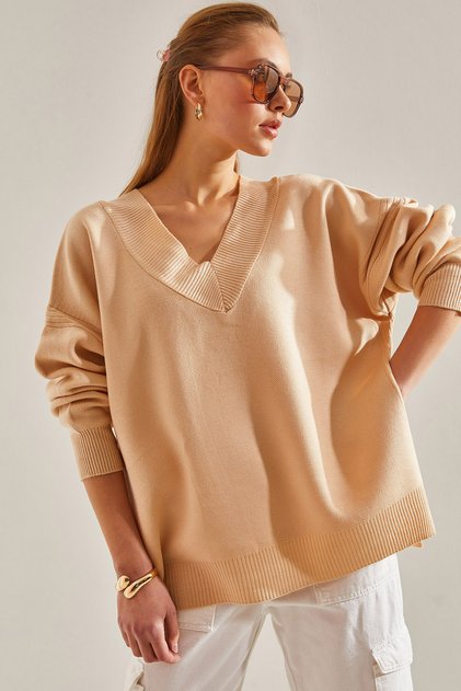 Women's Beige V-Neck Knitwear Sweater Stk272