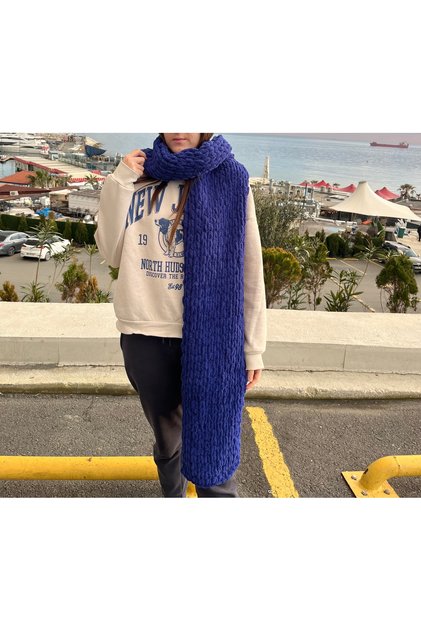 Puffy soft scarf