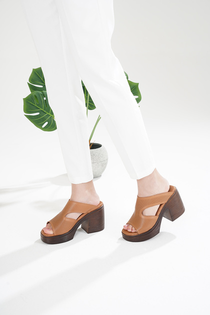 Mira Orthopedic Thick Heel Slippers