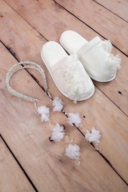 Special Design Dangling Pearl Crown and Maternity Slippers Set