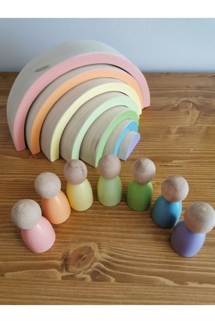 7-Piece Waldorf Soft Wooden Rainbow and Peg Doll Play Set Colorful