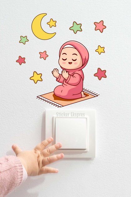 Namaz Kılan Kız Çocuk Hilal Ve Yıldızlar R3 Ramazan Priz Üstü Sticker
