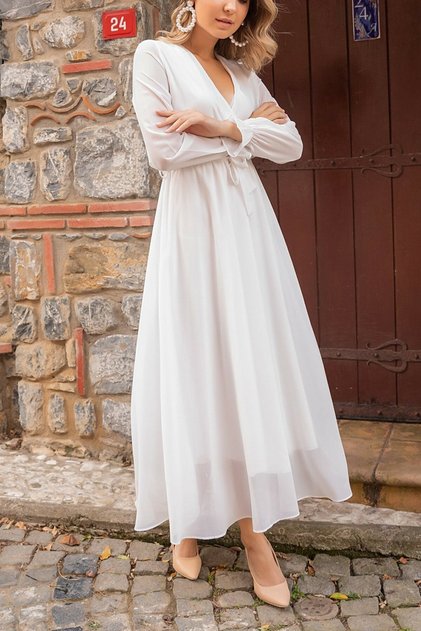 Rochie mărime Plus din șifon, lungă, cu guler petrecut dublu, albă