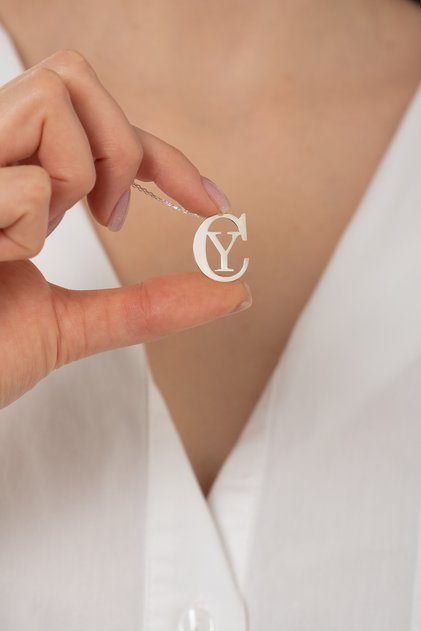 925 Ayar Gümüş Kişiye Özel Harfli Iç Içe Geçmiş Tasarımlı Kadın Kolye