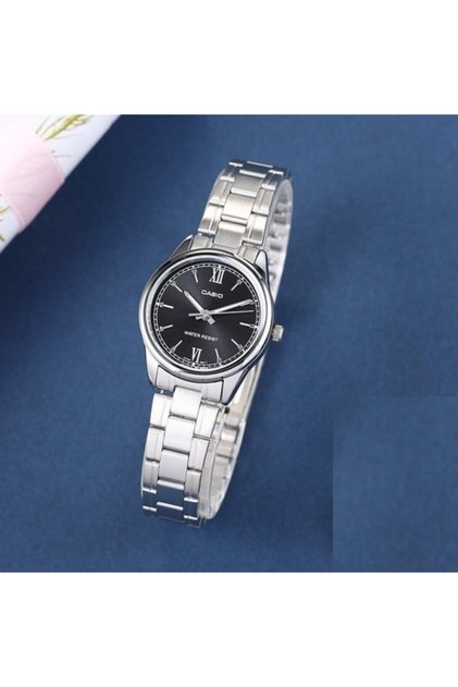 Ltp-v005d-1b2udff Women's Retro Wristwatch