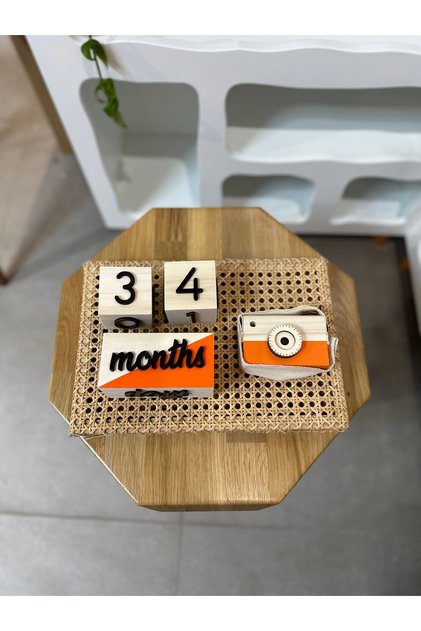 3D Wooden Baby Keepsake Memory Cube + Wooden Camera Set / English