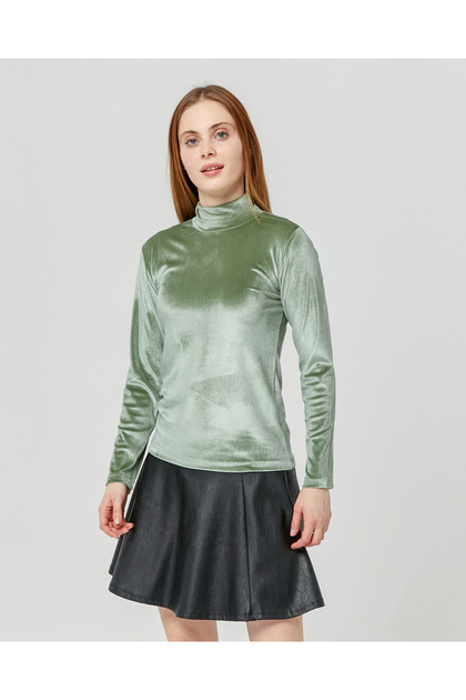 Replenishment Half-Necked Women's Velvet Blouse