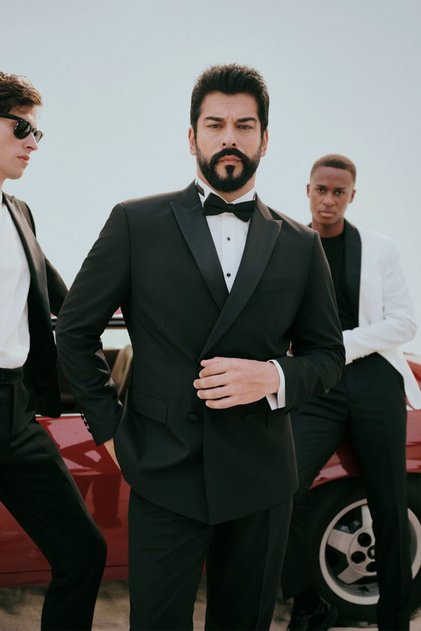 Slim Fit Dar Kesim Kırlangıç Yaka Kruvaze Yünlü Siyah Smokin Takım