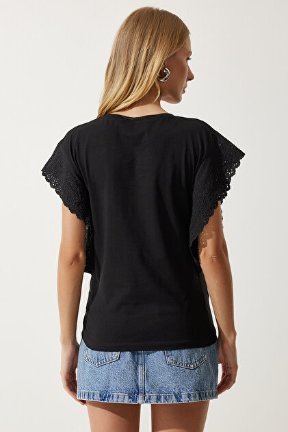 Happiness İstanbul Women's Black Scalloped Knitted Blouse BF00093