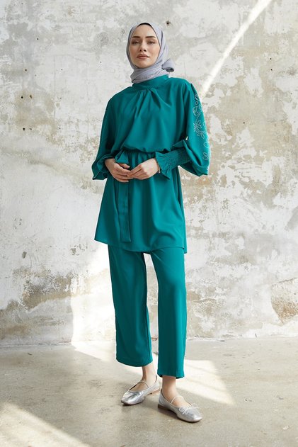 Stone Detailed Balloon Sleeve Double Satin Set - Emerald Green