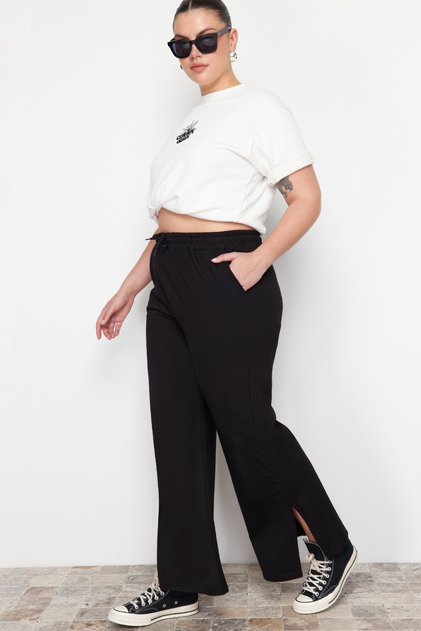 Pantaloni de trening negri, tricotați subțire, cu detaliu cu fante, mărime mare TBBAW24AJ00006