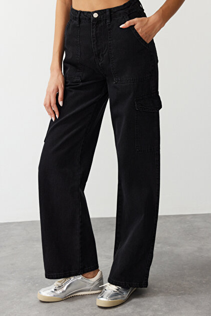 Trendyolmilla Siyah Kargo Cepli Yüksek Bel Wide Leg Jeans Trendyolmilla Siyah Kargo Cepli Yüksek Bel Wide Leg Jeans