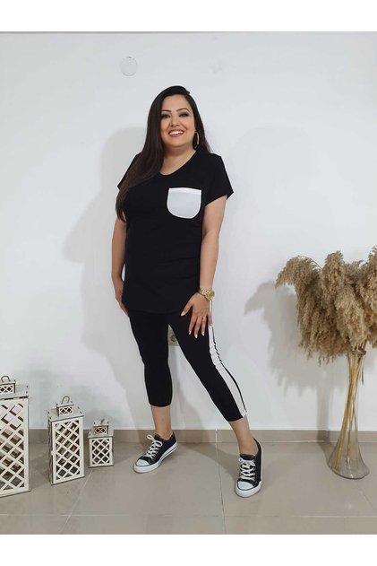 بدلة بشريط أبيض مقاس كبير