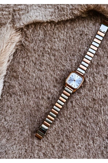 Elegant -Minimal Wristwatch