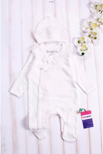 Baby girl's guipure ruffled 2-piece jumpsuit with hat and lace embroidery detail, booties and snaps.