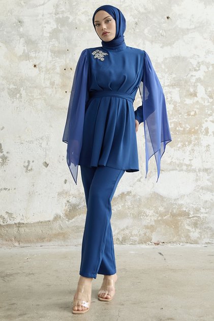 Set aus Tüllkrepp mit Schmucksteingriff - Saks Blue