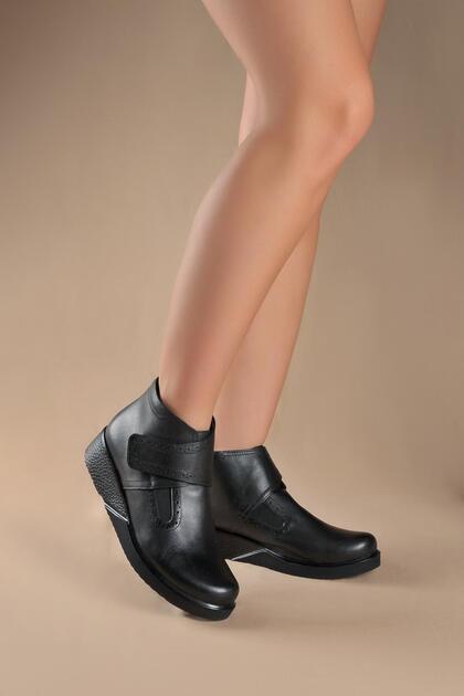 Large Size Comfortable Daily Velcro Leather Women's Boots