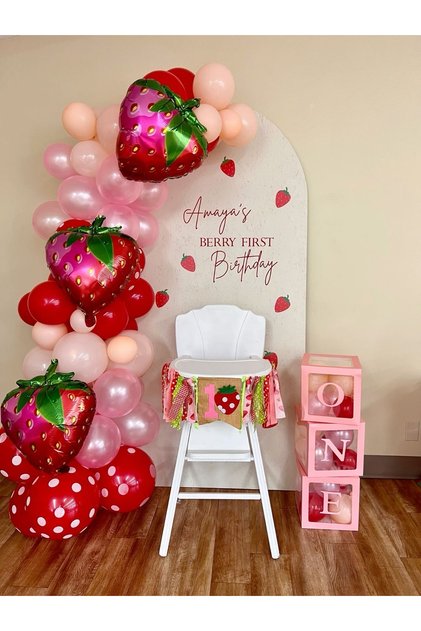 Pink red Strawberry concept balloon chain set 100 pieces