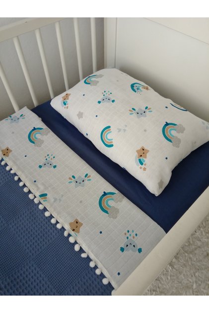 4-Piece Pique Set - Blanket, 2 Pillowcases and Sheet