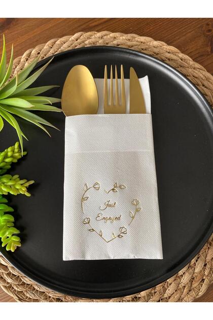 Gold Yaldızlı Beyaz Kalp Çelenk Just Engaged Cepli Peçete 12 Adet 40x40