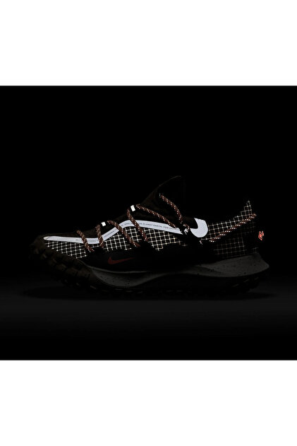 nike acg mountain fly low waterproof