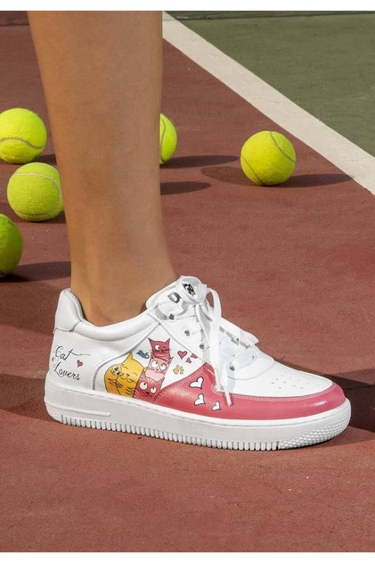 Women's Vegan Leather White Sneakers - Cat Lovers Design