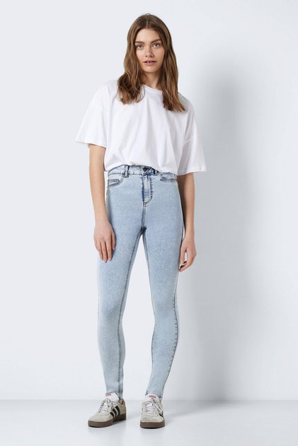 JEANS FEM WOV OCO50/CO25/PL18/VI5/EA2