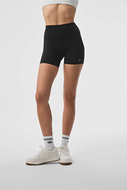 Alo Yoga Airlift Energy Short Leggings Stylish and Shaping Biker