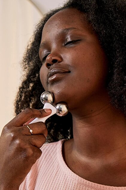 THE BODY SHOP Sıkılaştırma Etkili Cilt Bakım Roller - Fiyatı