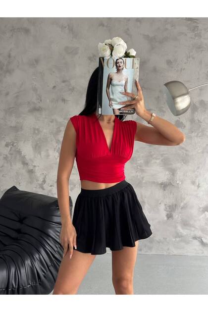 Women's Sleeveless V-Neck Low-Cut Crop Blouse