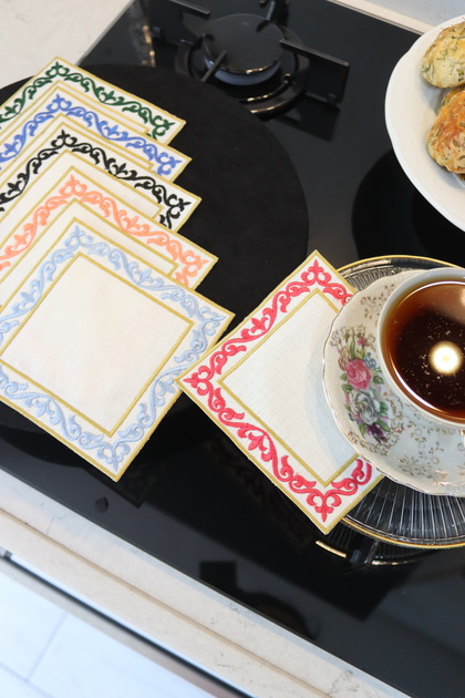 6-Piece Square-Shaped Avant-Garde Patterned Multi-Colored Coffee Side Presentation Napkins