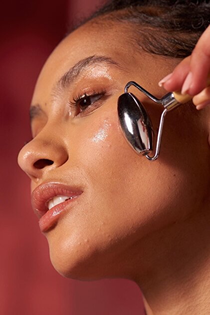 THE BODY SHOP Çift Taraflı Yüz Roller Paslanmaz Çelik - Fiyatı