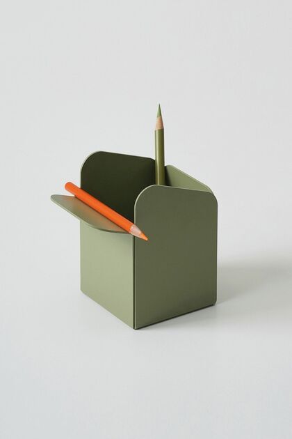 Decorative Metal Pen Holder - Desktop Organizer - Organizer - 3artmtl274