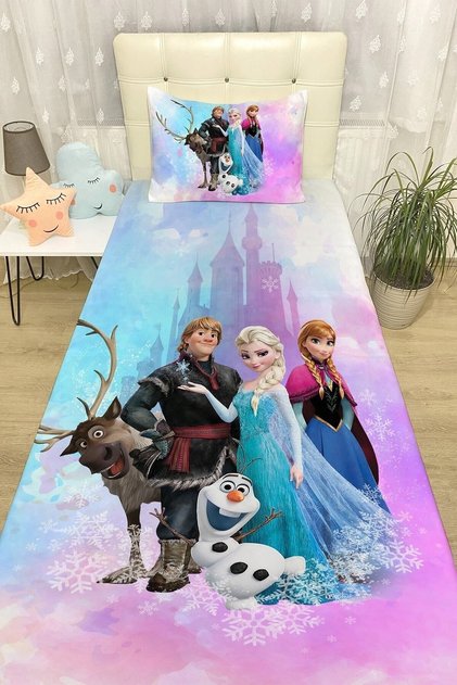 Kale Elsa ve Dostları Desenli Yatak Örtüsü ve Yastık Kılıfı