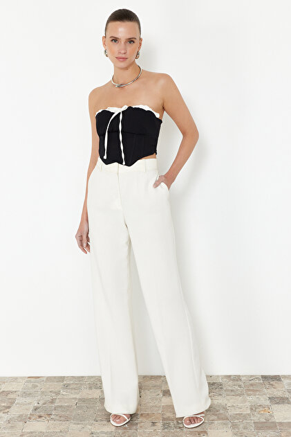 Trendyolmilla Siyah Bağlama Detaylı Straplez Crop Dokuma Bluz