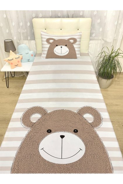 Cute Bear Patterned Bedspread and Pillow