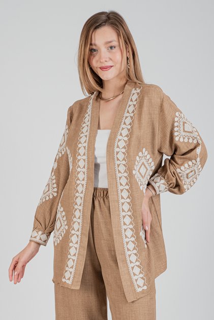 Hatunatila Suit with Embroidered Jacket - 8670